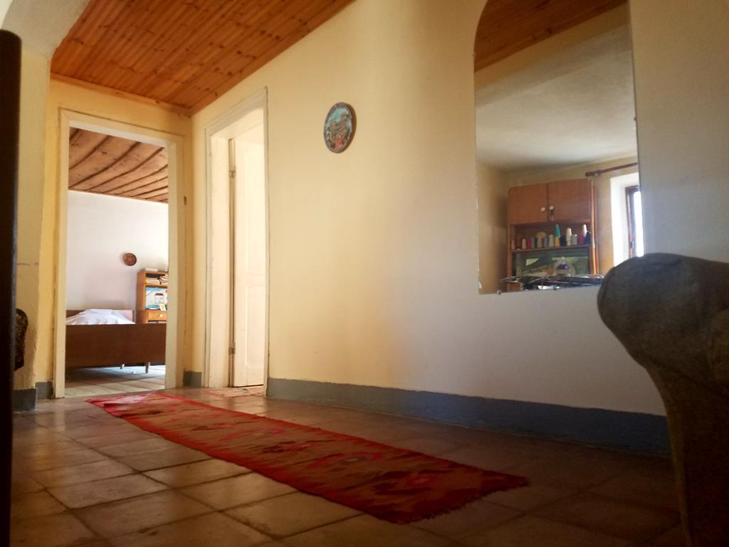 Lori'S Traditional House Hotel Gjirokaster Exterior photo