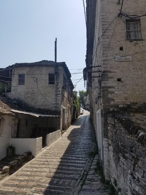 Lori'S Traditional House Hotel Gjirokaster Exterior photo