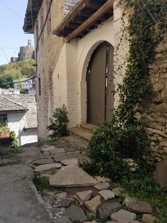 Lori'S Traditional House Hotel Gjirokaster Exterior photo